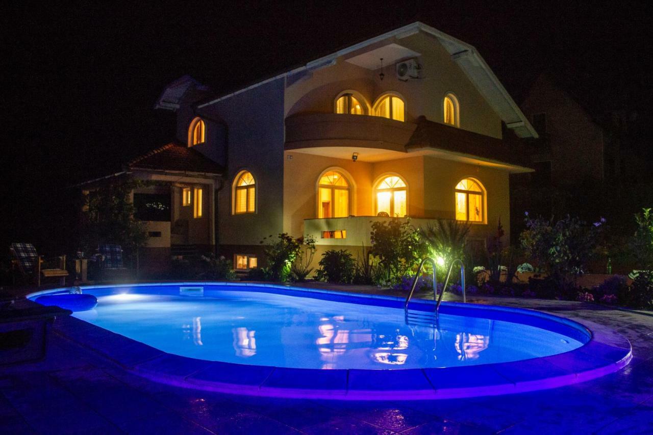 Villa Katarina With Pool Banja Luka Exterior foto