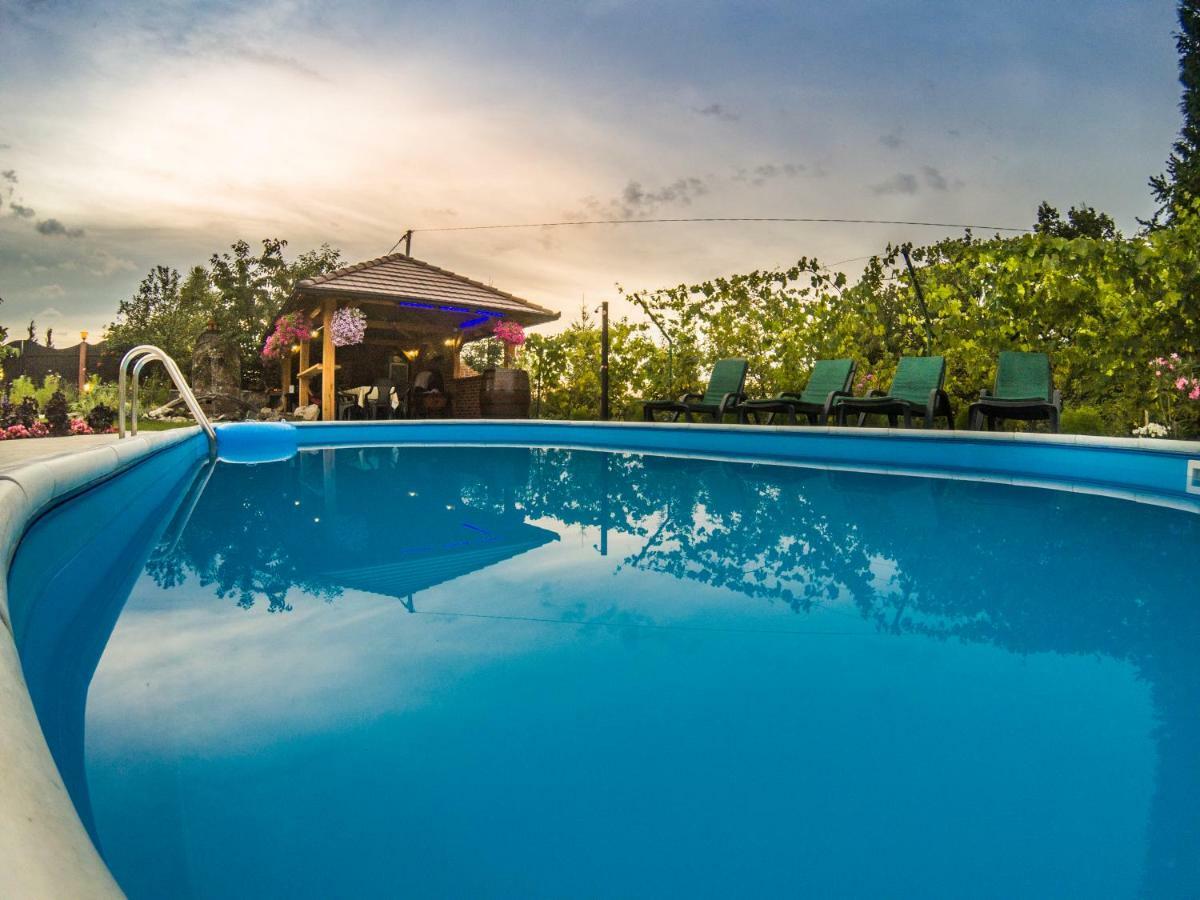 Villa Katarina With Pool Banja Luka Exterior foto