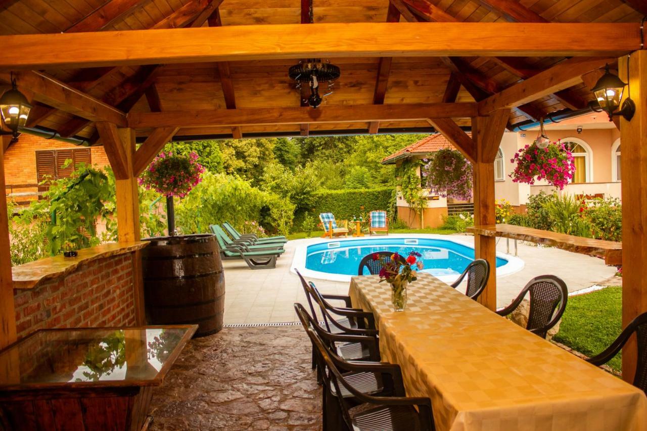 Villa Katarina With Pool Banja Luka Exterior foto