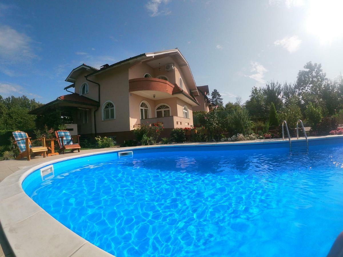 Villa Katarina With Pool Banja Luka Exterior foto